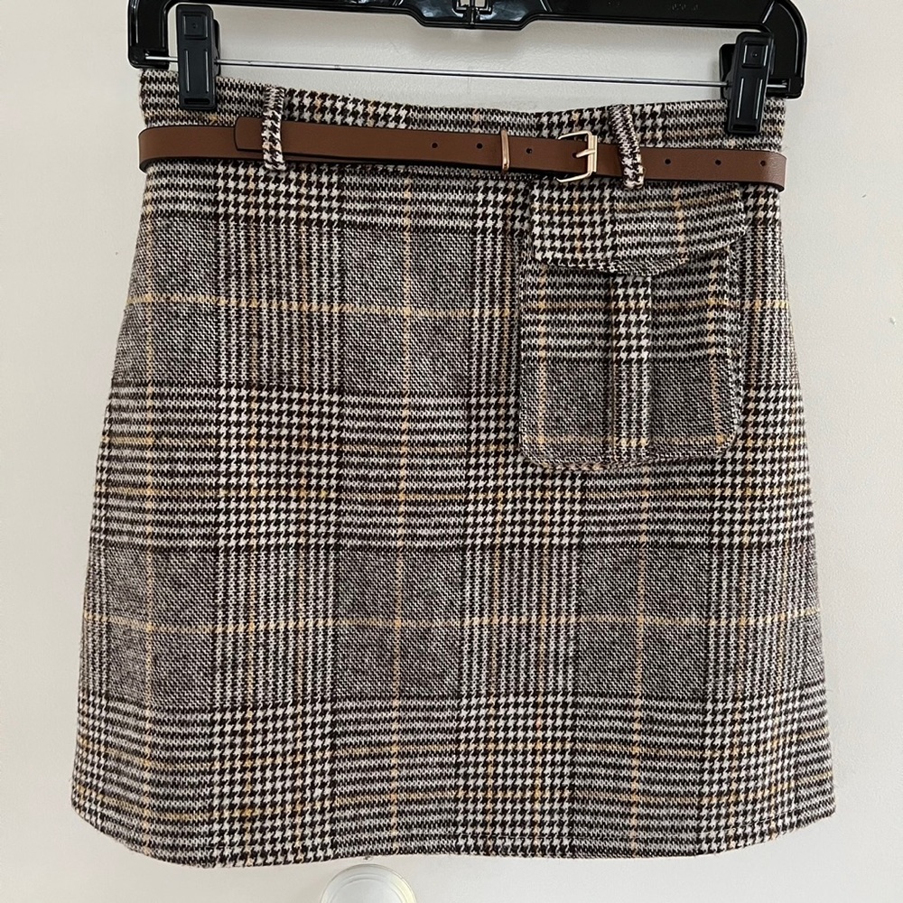 Dark Brown Houndstooth/Checked Patterned Mini Ski… - image 1